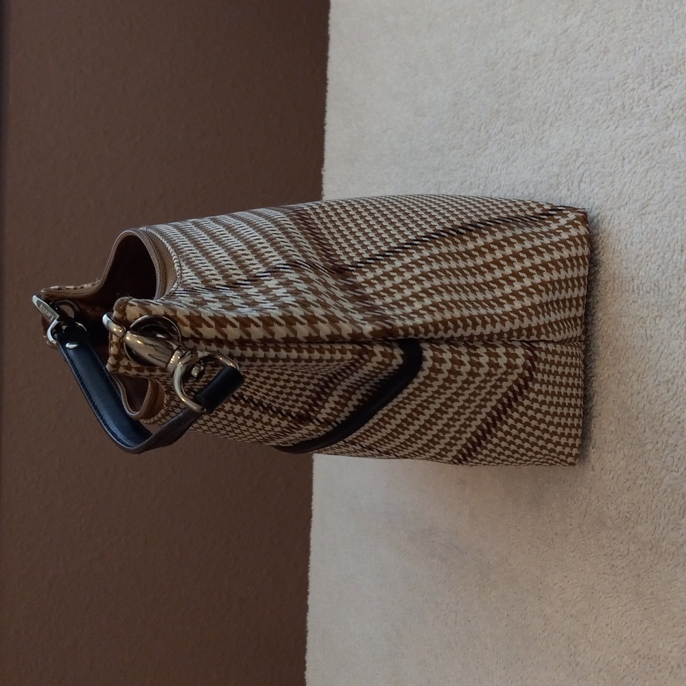 Handbag - Picture 3 of 11